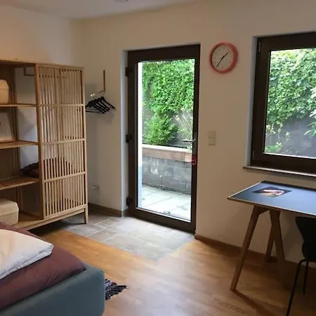 Einzimmerapartment Mit Kostenlosem Parkplatz *